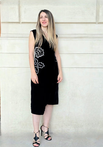 Wrap velvet dress with pearls motif
